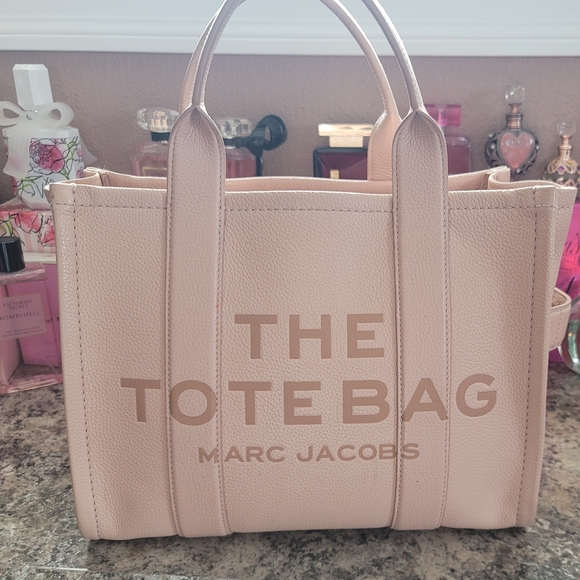 Marc Jacobs Handbags - Marc Jacobs Light Pink Leather Tote Bag